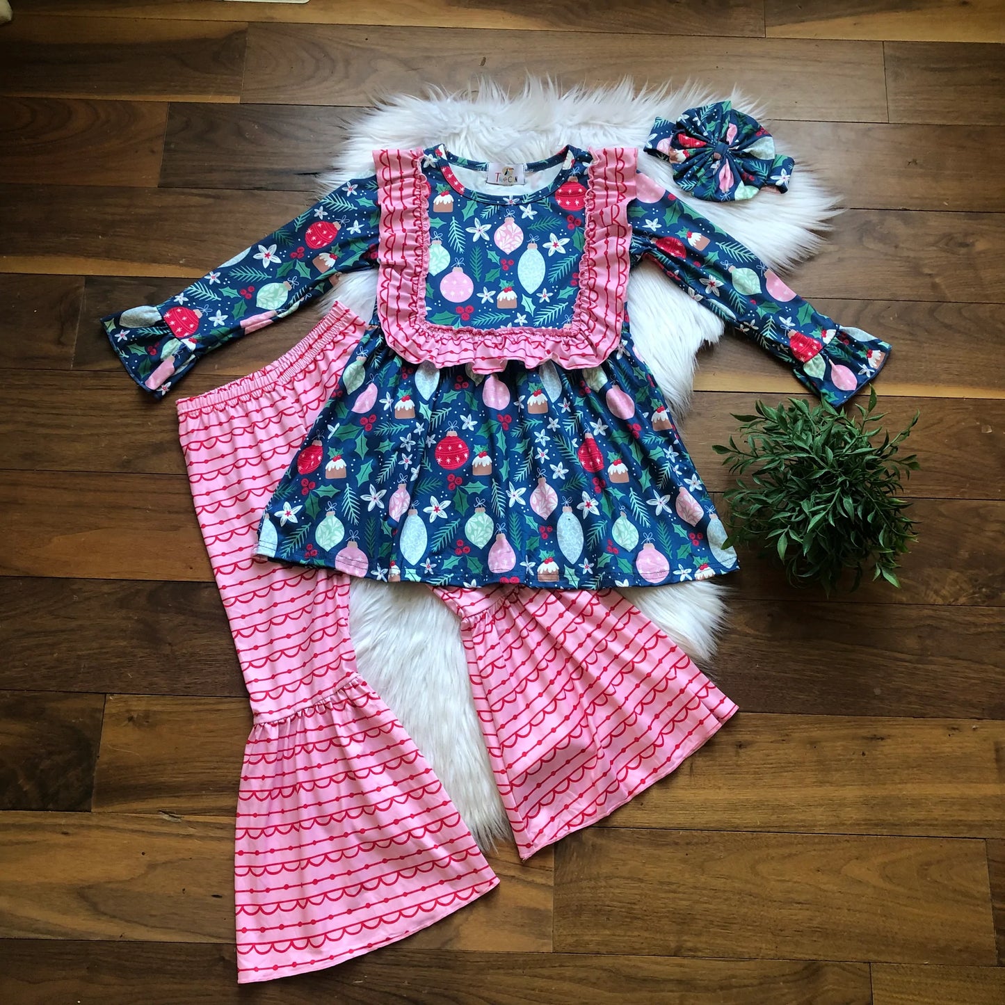 ***Pre-Order*** A Pink Christmas Bell Pants